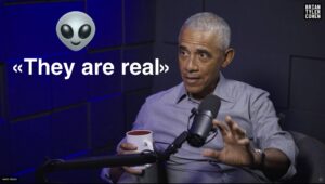 Fermo immagine da intervista a Barack Obama ex Presidente USA che ha affermato il 14 febbraio 2026 che "gli alieni sono reali" ma lui non li ha mai visti